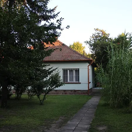 Evelin Nyaralohaz Дом отдыха