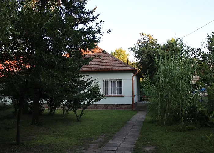 Evelin Nyaralohaz Holiday home