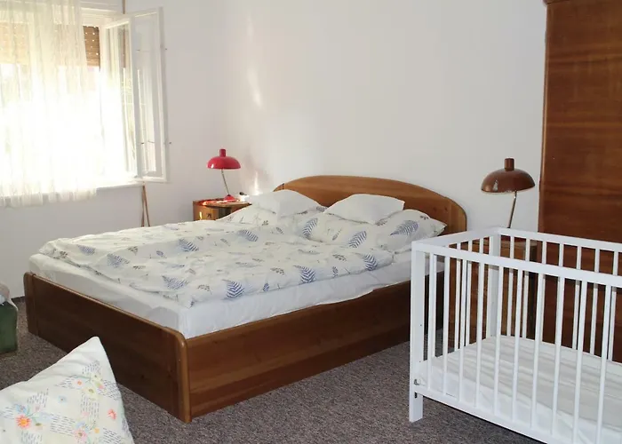 Evelin Nyaralohaz Holiday home *